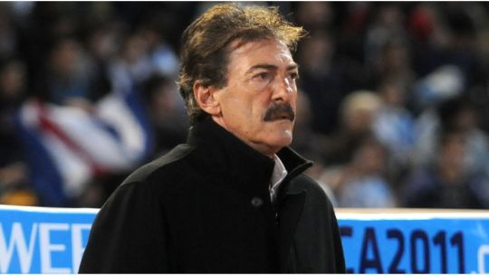 Ricardo La Volpe sorprendió y podría volver a dirigir en el fútbol argentino después de 14 años
