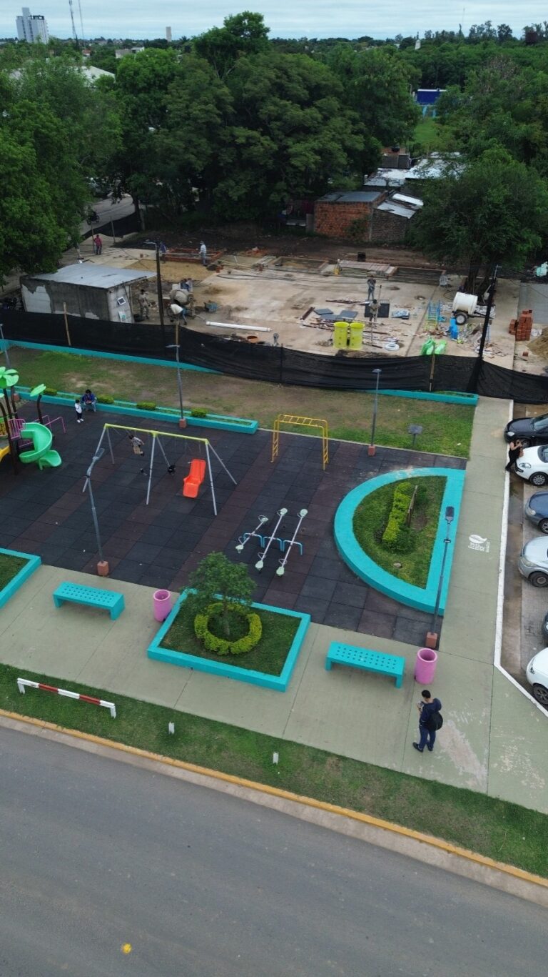 Avanza a buen ritmo la ampliación de plaza ubicada en San Martín y Corrientes
