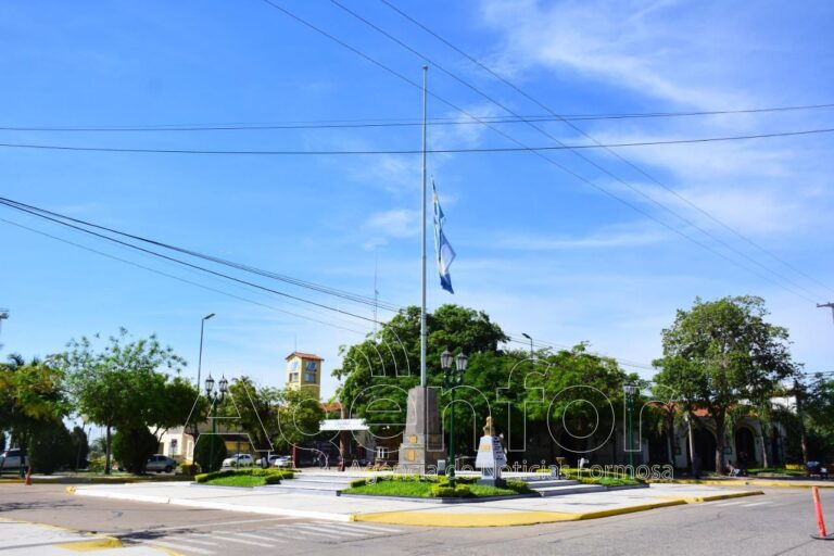 El Gobernador decretó siete días de duelo provincial por el fallecimiento del Papa Francisco