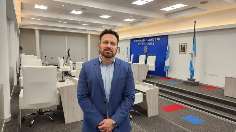 Ocampo quiere armar un frente opositor con la intención de sacar a Insfrán del poder