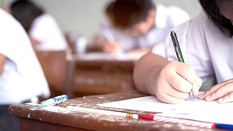 El rol clave de las escuelas en el rendimiento académico: cuando el contexto no lo determina todo