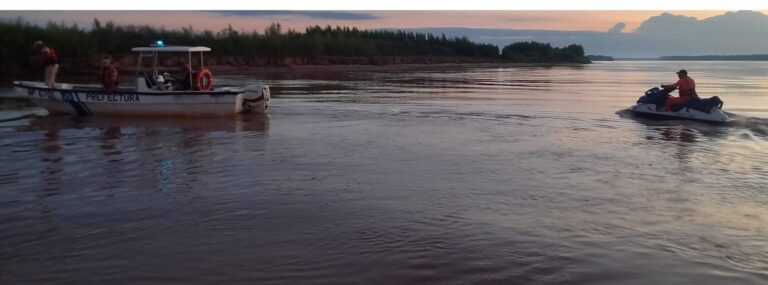 Tragedia en el río Paraná: encontraron sin vida al hijo del pescador que continúa sin aparecer