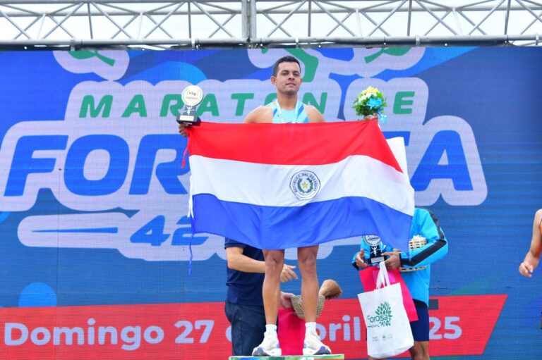 El ganador de la maratón, corrió por primera vez sus 42 kilómetros