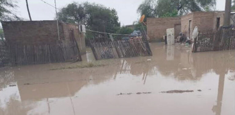 Drama bajo el agua en Palo Santo: vecinos de San Blas resisten sin ayuda y en el olvido