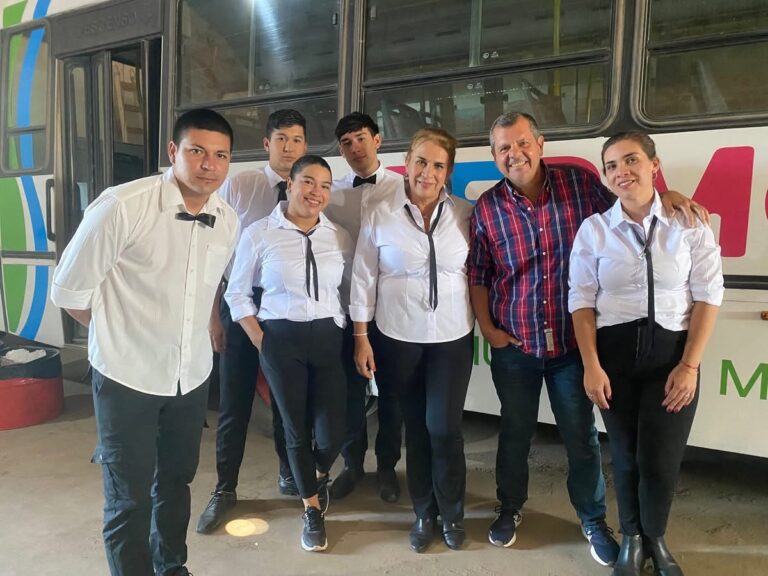 Fabián Olivera compartió con trabajadores