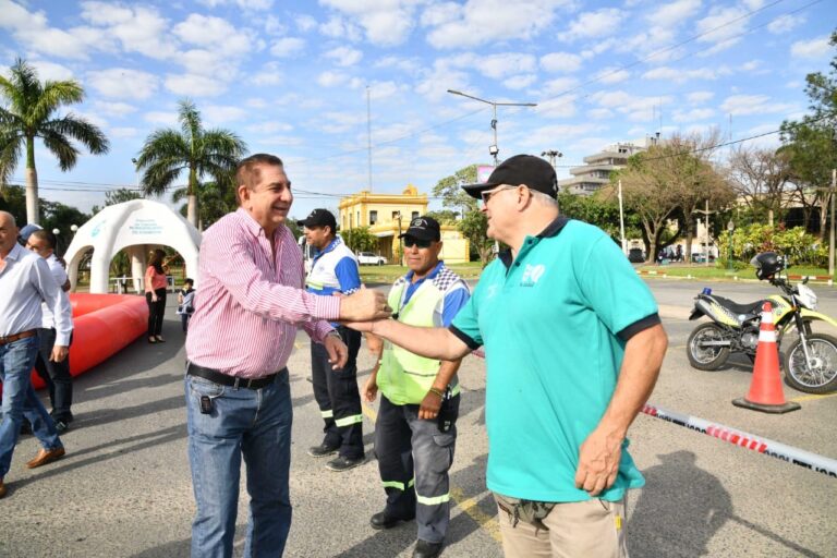 Jofrésaludóa lostrabajadoresy destacó su compromiso, respeto y dedicación