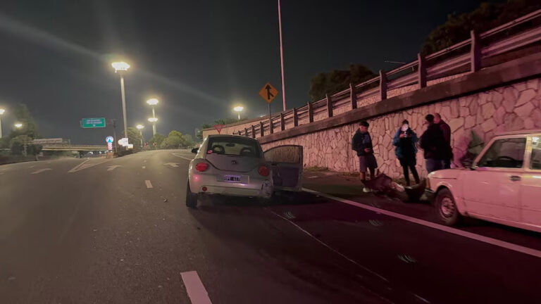 Choque múltiple en la avenida General Paz: varios autos involucrados y una embarazada trasladada