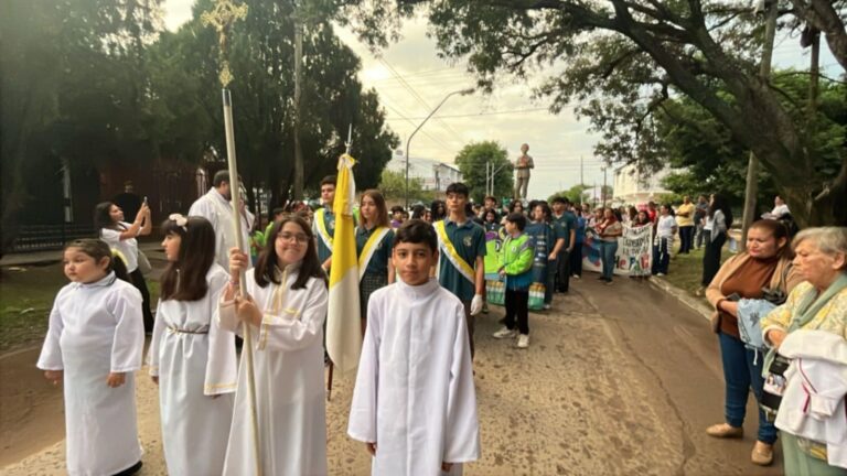 Con música, fe y comunidad, el Domingo Savio celebró la tradicional serenata a su Patrono