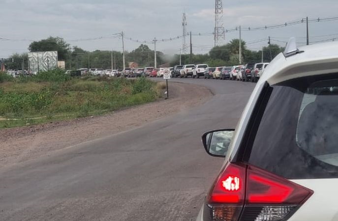 Largas filas y demoras en el regreso desde Paraguay tras el fin de semana largo