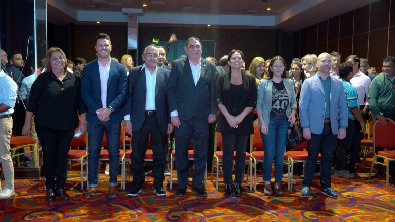 El intendente Jofré presentó la 1ra. Escuela Municipal de Desarrollo Democrático y Ciudadano