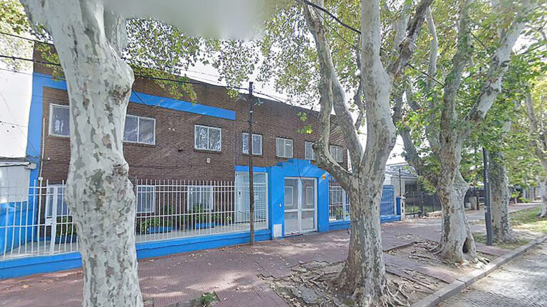 Alarma en un colegio de Rosario: un alumno de 15 años llevó un revolver en la mochila