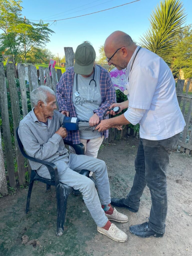Palo Santo: El Gobierno de Formosa continúa brindando una completa asistencia sanitaria