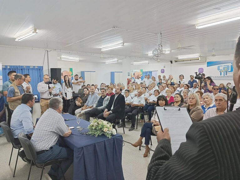 Ayer a la tarde, el Banco Formosa firmó un convenio con la Caja de Previsión Social