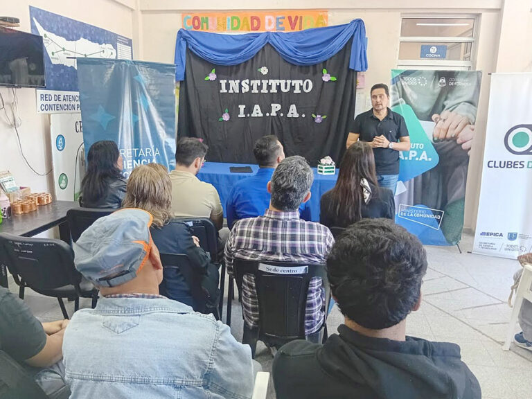 Club digital: comenzó curso de robótica en la sede I.A.P.A. del barrio Obrero
