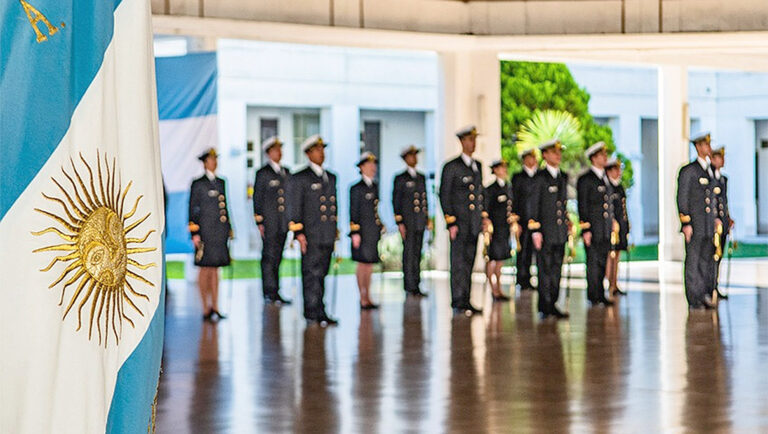La Armada Argentina abre la inscripción para profesionales universitarios