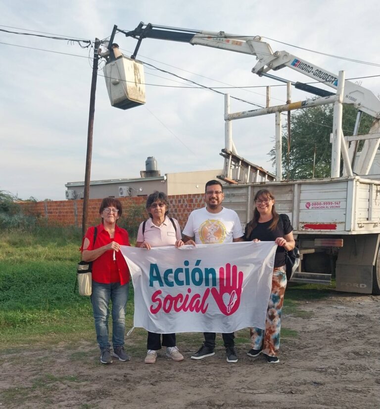 Vecinos Organizados celebra las nuevas luminarias en el Barrio 12 de Octubre bis