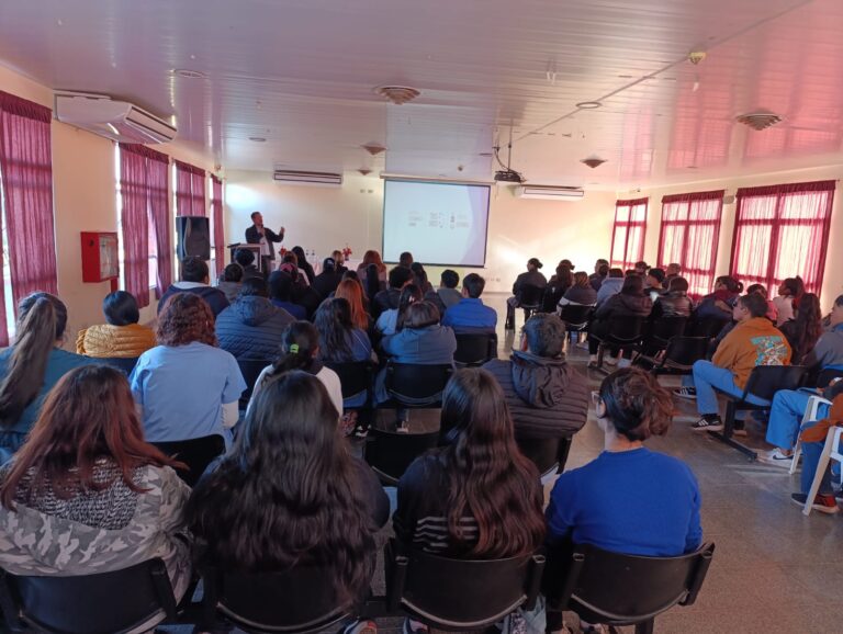 Fortalecen las acciones de la estrategia integrada contra el dengue en Las Lomitas