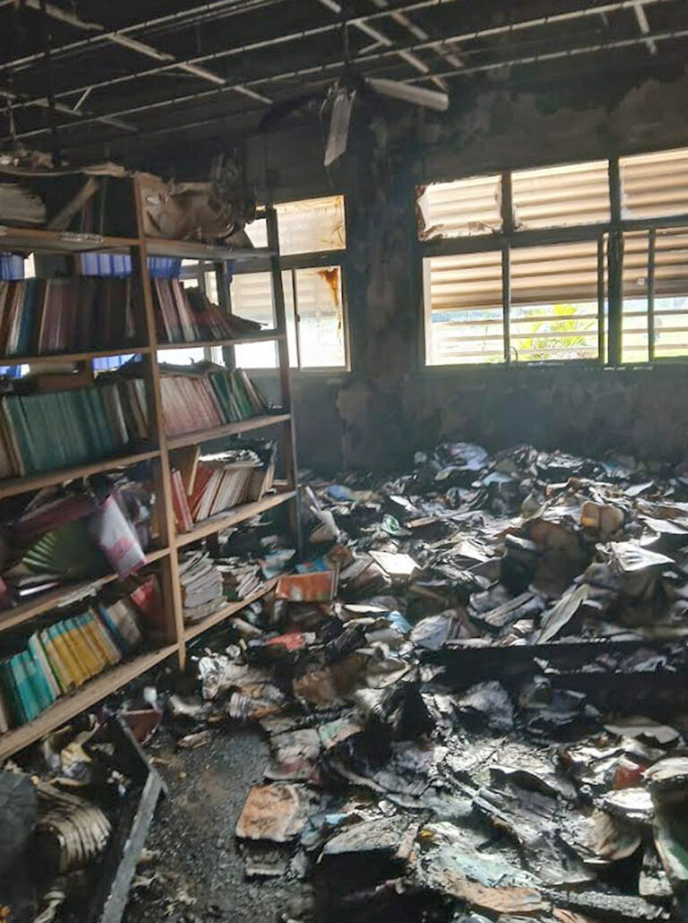 Incendio intencional en la EPEP 445 del barrio Liborsi generó serios daños