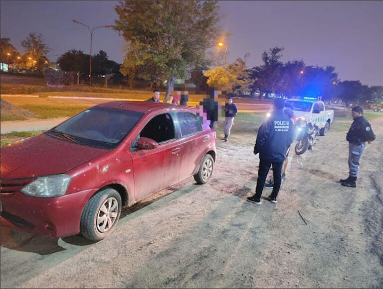 Detuvieron a un hombre por exhibiciones obscenas en la vía pública