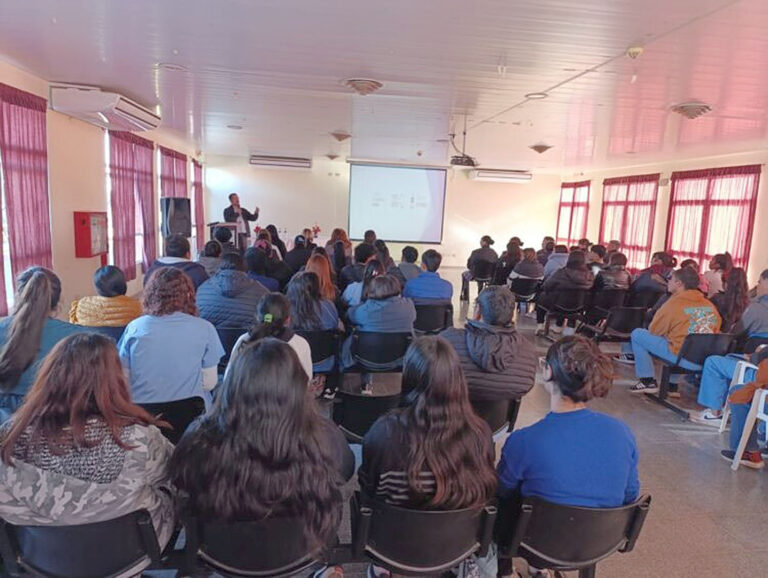 Fortalecen las acciones de la estrategia integrada contra el dengue en Las Lomitas