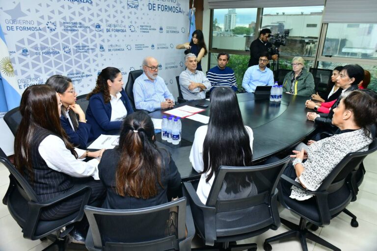 Línea crediticia del CFI: economía mantuvo reunión informativa con mujeres empresarias