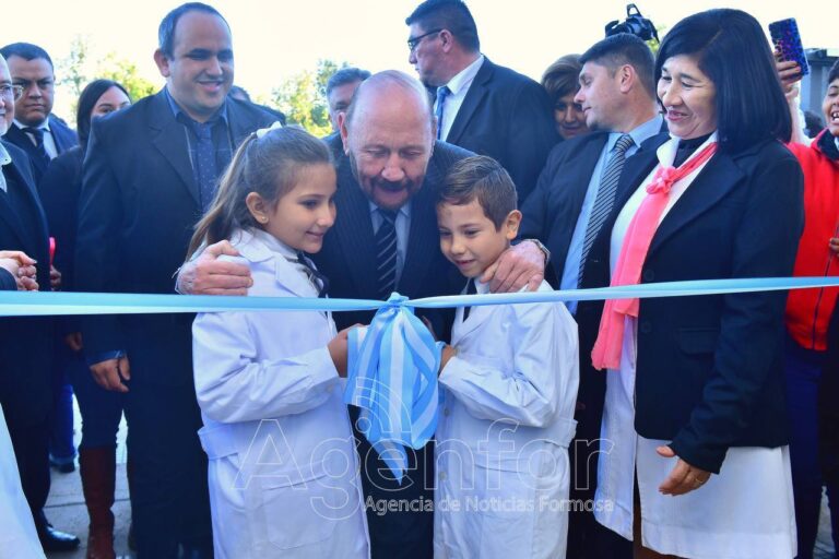 En Colonia San Isidro, Insfrán inauguró la obra educativa 1.521 de su gestión