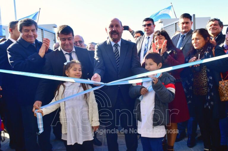 En Misión Tacaaglé, Insfrán inauguró la nueva escuela de Colonia 25 de Mayo
