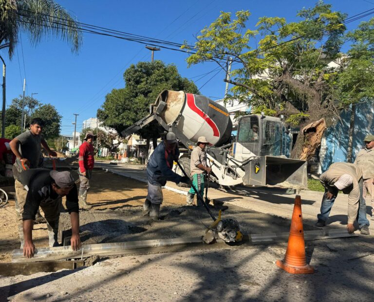 La comuna prosigue con las obras de bacheo para la recomposición de arterias pavimentadas