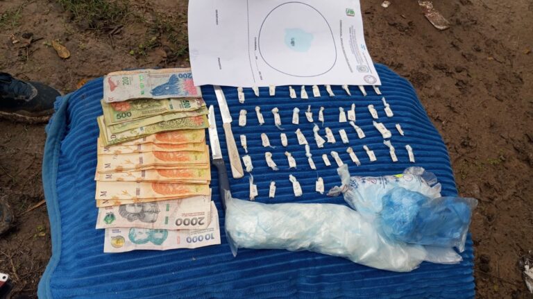 Pasta base, cocaína y tres detenidos fue el resultado de un procedimiento contra el narcocrimen