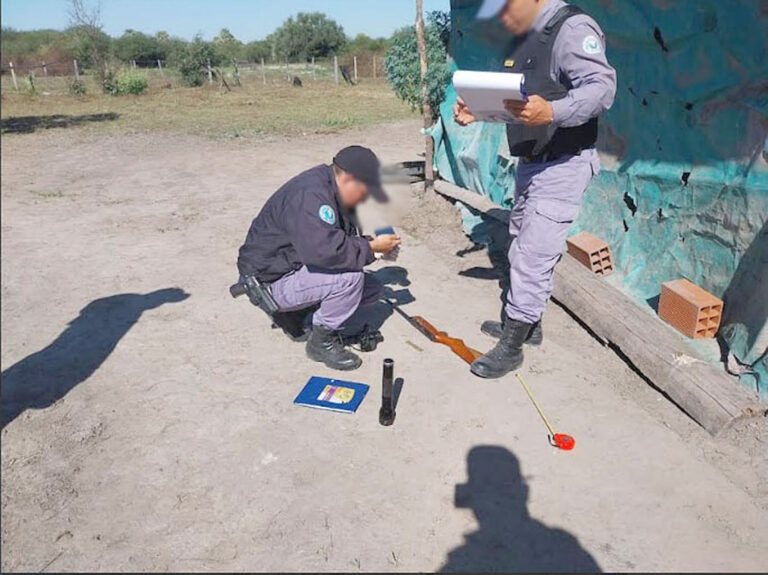 Aprehendieron a un hombre y secuestraron un rifle y cartuchos