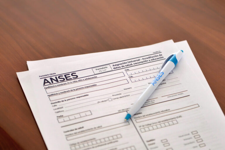 Para cobrar el 20 % acumulado: ANSES recuerda la presentación de la Libreta AUH 2025