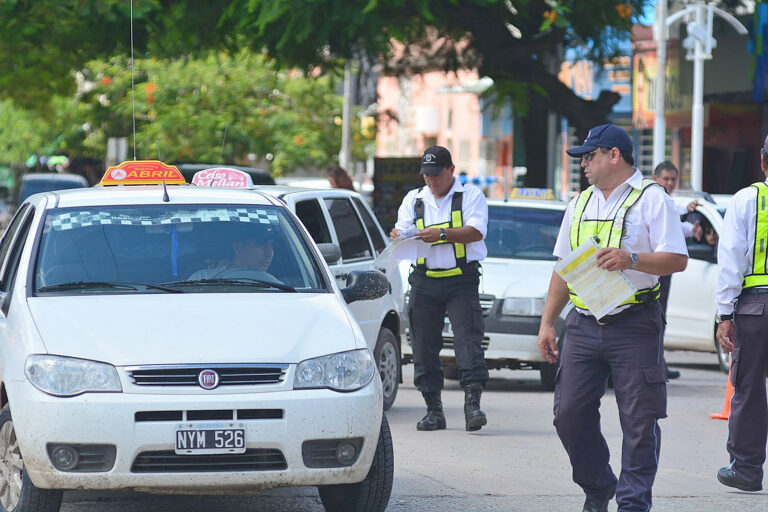 Informan los requisitos para habilitación de remises