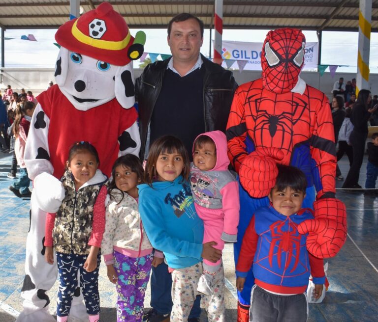 El Municipio de Laguna Yema Homenajeó a los Niños en su Día