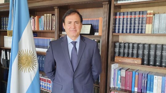 El juez que frenó los audios de Karina fue denunciado por abuso de poder