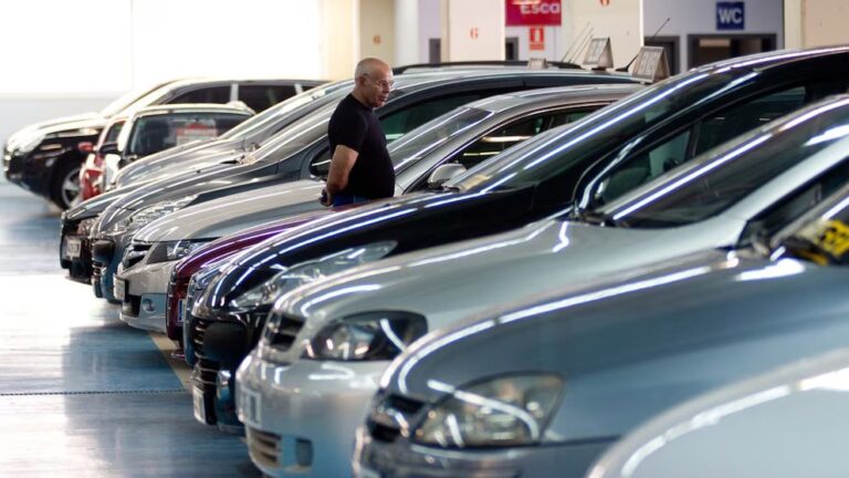 Qué documentación se necesita y cuánto cuesta transferir un auto usado? La venta está en su mejor momento