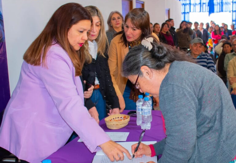 Noemí Olmedo asumió la titularidad del PAMI en Las Lomitas con un enfoque en la transparencia y el servicio al afiliado