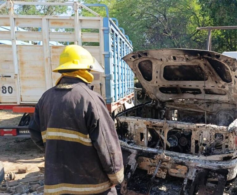Incendio intencional de un taller mecánico dejó cuantiosos daños materiales
