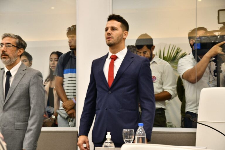 A Toda Costa genera identidad y movimiento económico, Milei genera ajuste y exclusión. de qué lado están?