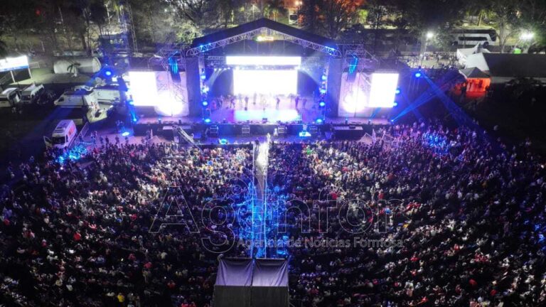 Más de 180 mil personas en la noche del festival de la Fiesta Nacional del Pomelo
