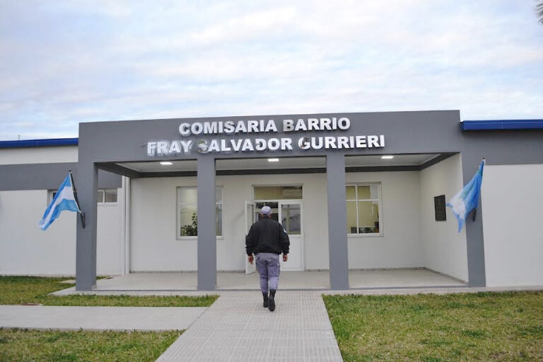 Buscaban objetos sustraídos y hallaron droga y dinero