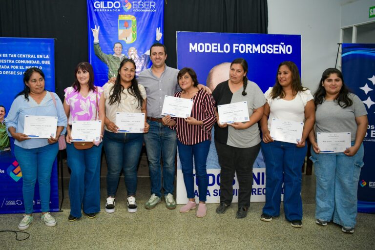 Solís: La educación y la capacitación son pilares para el progreso de nuestra amada Formosa