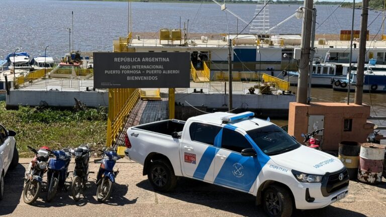 Prefectura Naval Argentina repatria siete motocicletas robadas en un operativo coordinado con Paraguay