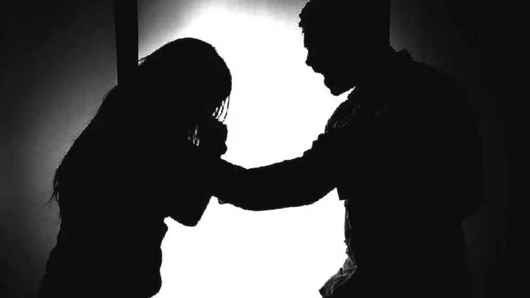 Golpeó y violó a su ex tras una cesárea y sus dos hermanos fueron sus cómplices