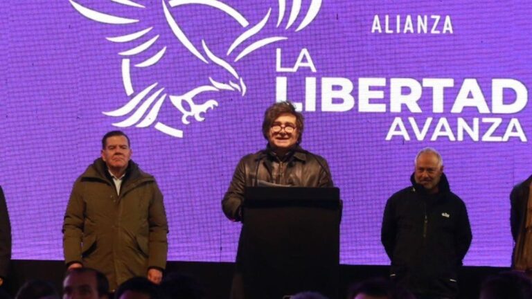 Javier Milei lanza la campaña en Córdoba en busca de sumar votos para octubre