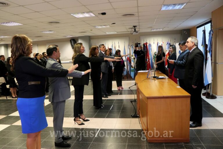 Jueces juraron la Constitución Provincial