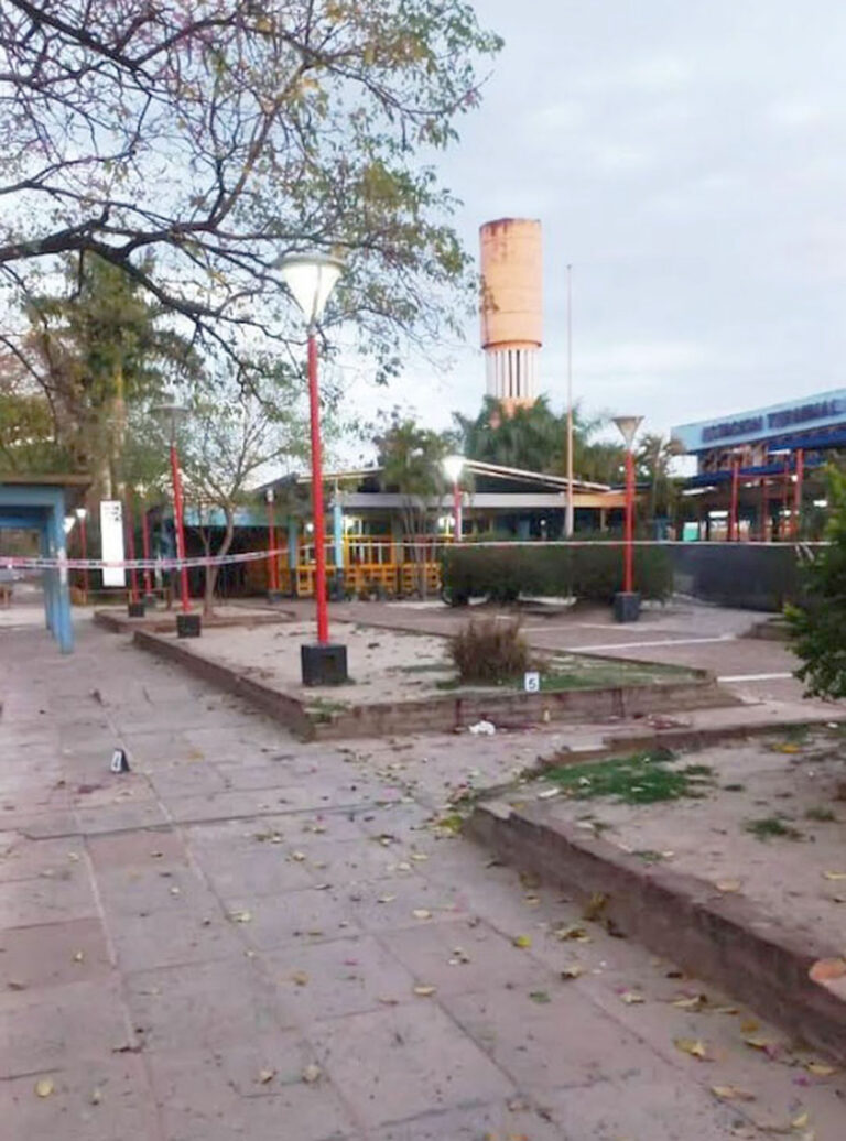 Lo retuvieron por herir a un joven con un cuchillo