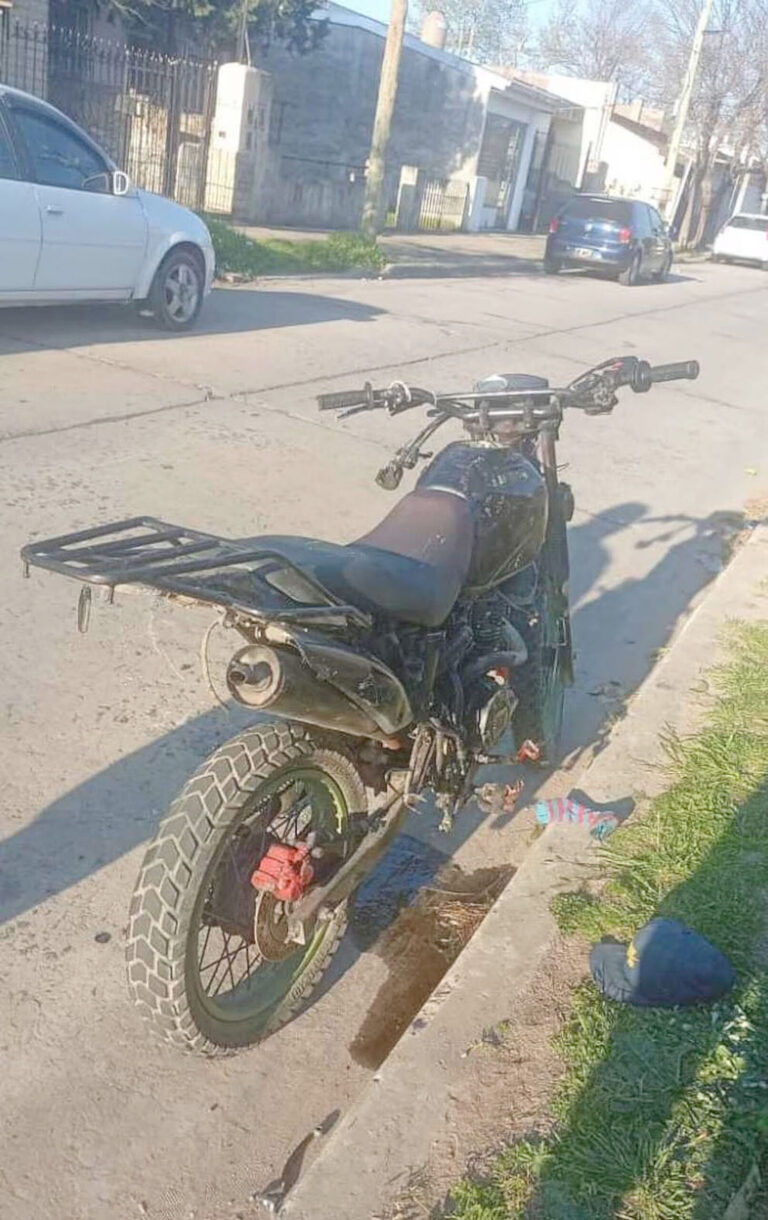 Vendedor de chipas se defendió a los golpes de dos motochorros que intentaron robarle