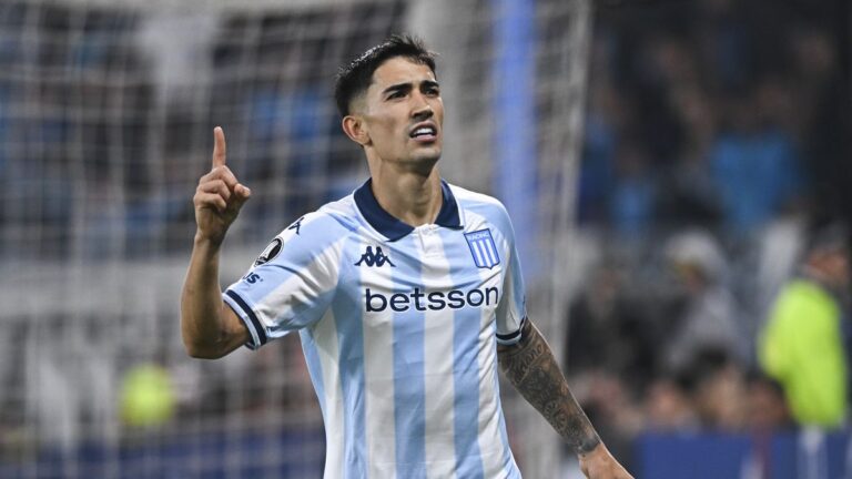 Racing le ganó con autoridad a Vélez y llegó a semifinales de la Copa Libertadores por primera vez en 28 años