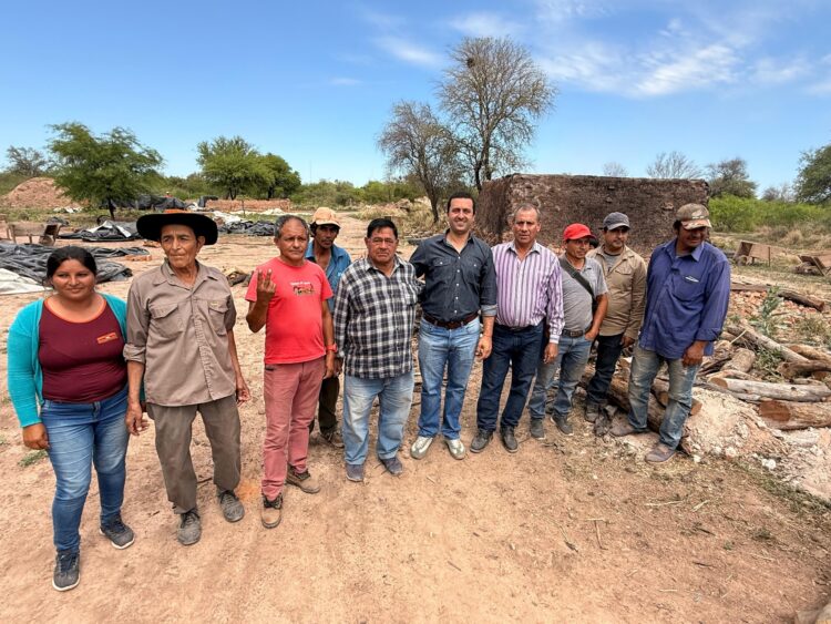 Ponen en funcionamiento en Las Lomitas nuevo sistema de bombeo de agua para ladrilleros