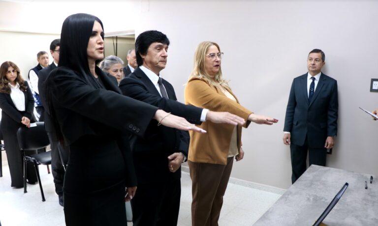 Magistrados y funcionarios de la Segunda Circunscripción juraron la nueva Constitución provincial
